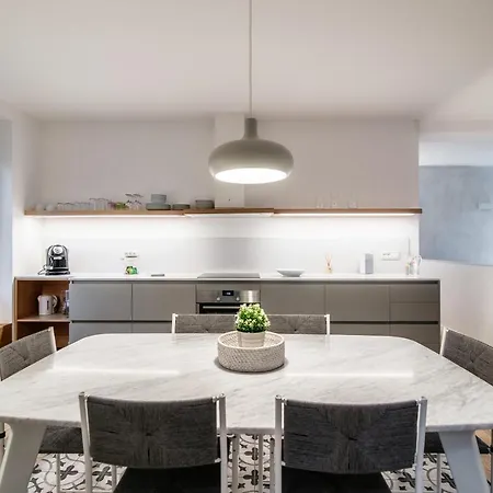 Ortensie & Oleandri Al - By Myhomeincomo 阿尔杰尼奥