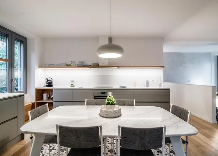 Ortensie & Oleandri Al - By Myhomeincomo Ардженьо