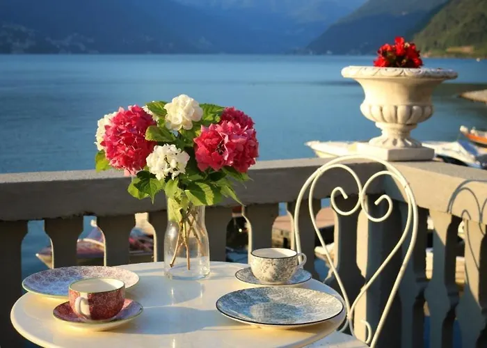 Ortensie & Oleandri Al - By Myhomeincomo * Ардженьо