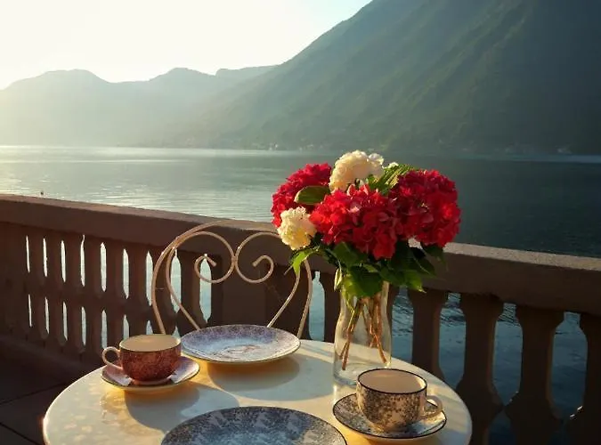 Ortensie & Oleandri Al - By Myhomeincomo